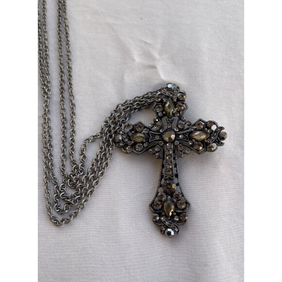 Vintage Silver Cross Necklace Gray Rhinestones Large Pendant Stones Religious - Picture 5 of 14